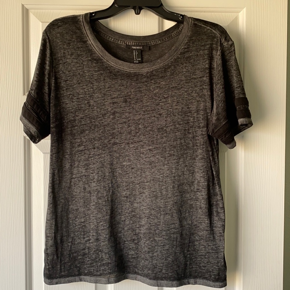 Forever 21 tee
